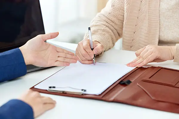 负责接待介绍公司